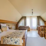 Lodge Chervona Ruta *