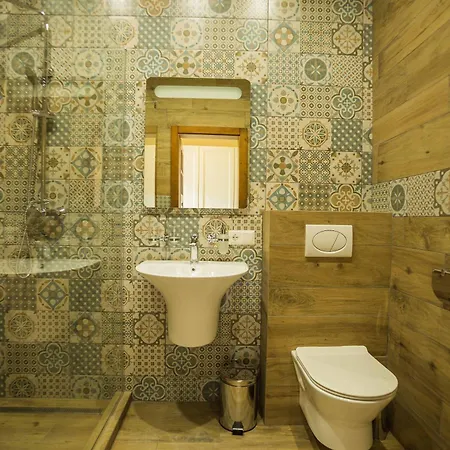 Chervona Ruta Orman Evi *